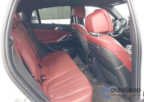 2022 BMW X6 xDrive40I z USA, uszkodzony, nr VIN 5UXCY6C05N9L64520